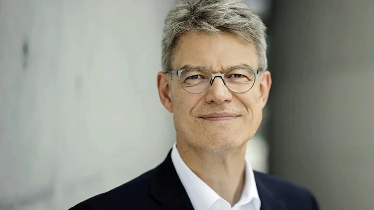 A Shift in the Fast Lane: Steffen Bilger Succeeds Patrick Schnieder as Federal Transport Minister