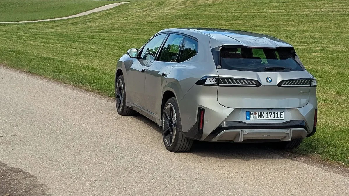 Crisis in Munich: BMW Initiates Massive Restructuring Amidst Profit Plunge and Chinese Market Headwinds