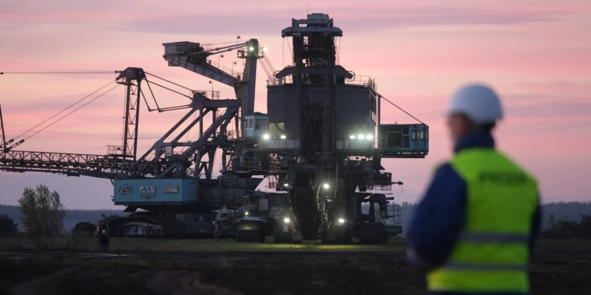 The Final Passage: A Colossus Moves as the Energy Transition Accelerates
