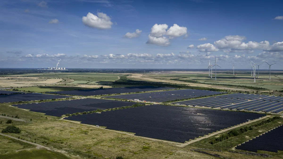 The Twilight of the Gas Turbine: Why Battery Storage is Outpacing Fossil Fuels in the Global Power Market